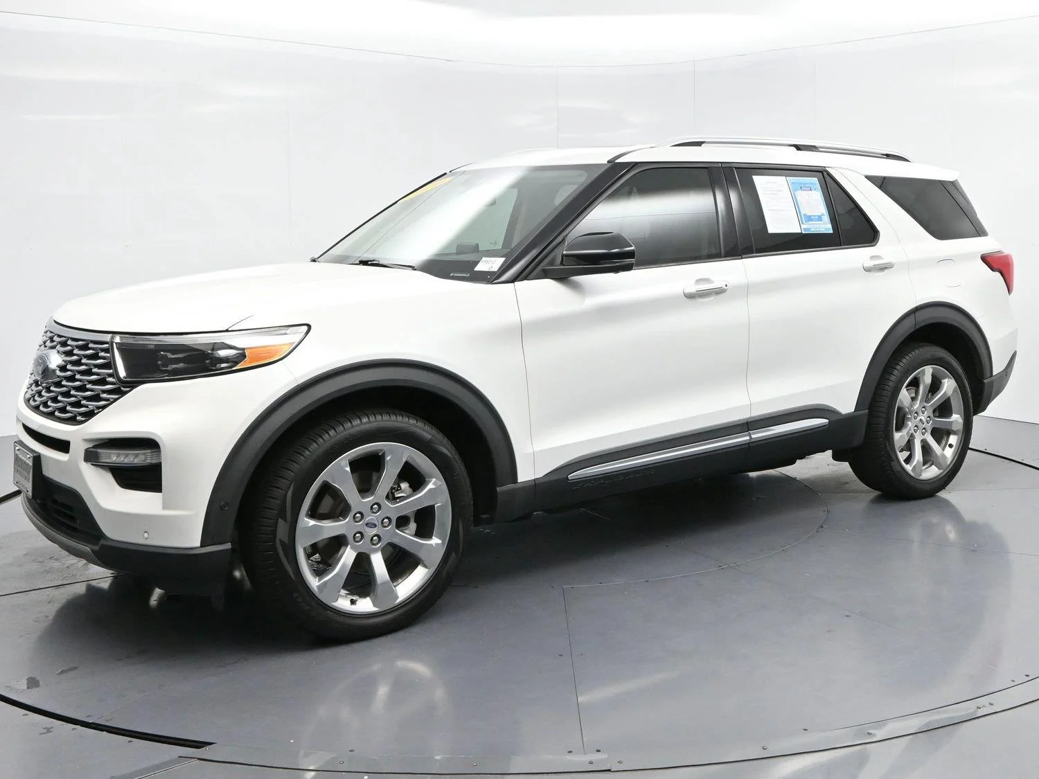 Used 2020 Star White Metallic Tri-Coat Ford Platinum image 4