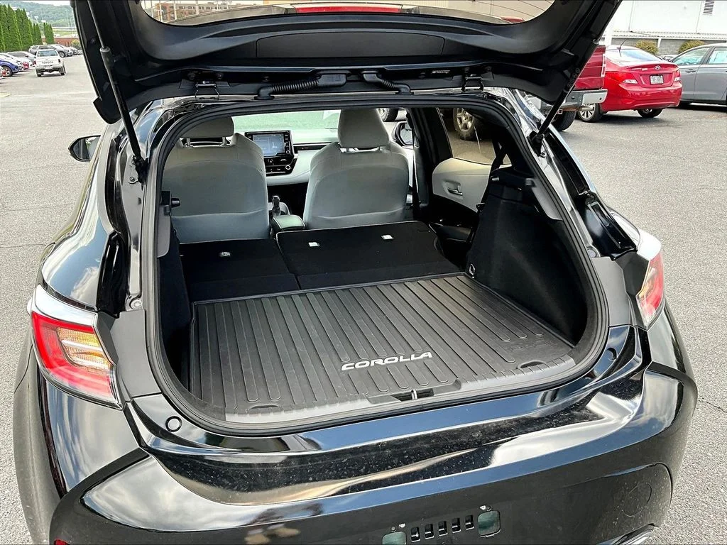 Used 2019 Midnight Black Metallic Toyota SE image 34