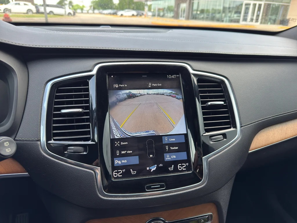Used 2020 Crystal White Metallic Volvo Inscription image 18