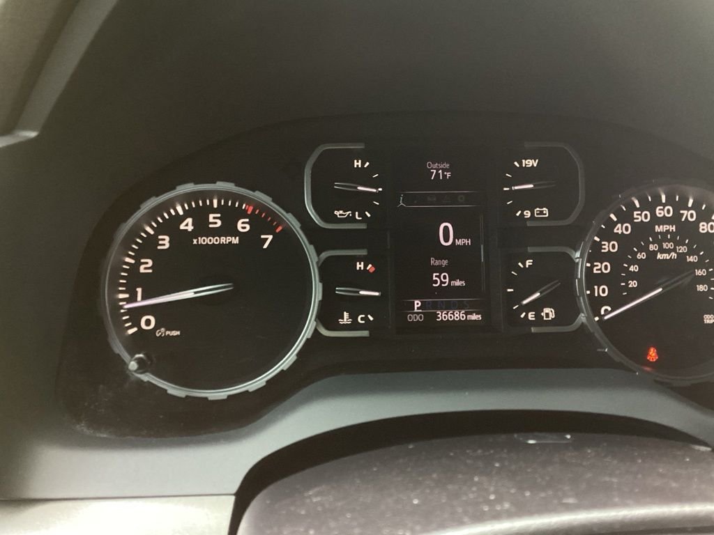 Used 2019 Blue Toyota SR5 image 13