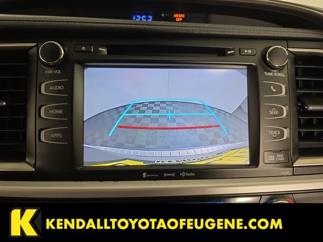 Used 2019 Silver Toyota XLE image 19
