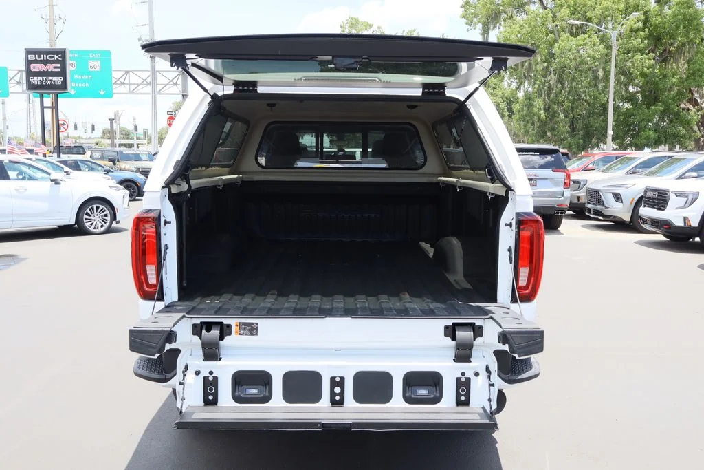 Used 2022 White GMC Denali image 28