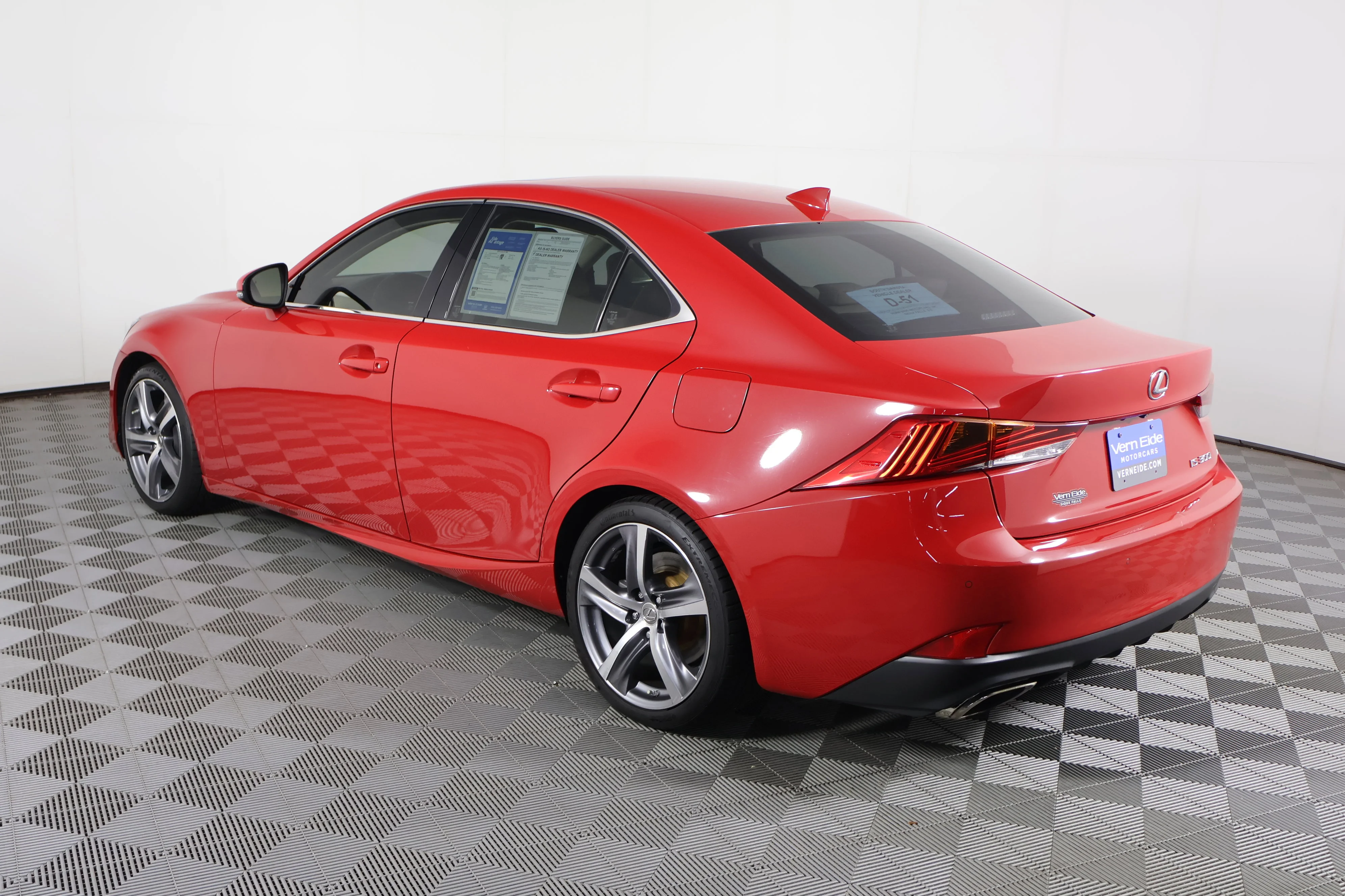 2019 Lexus IS 300 - Photo 8