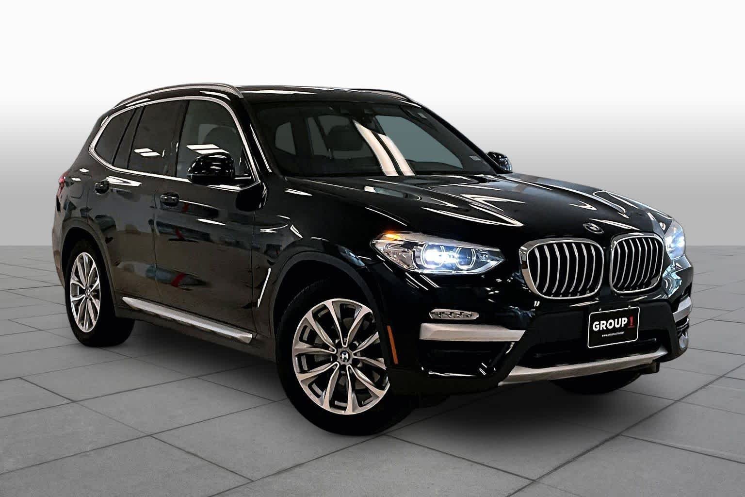 Used 2019 Jet Black BMW sDrive30i image 2