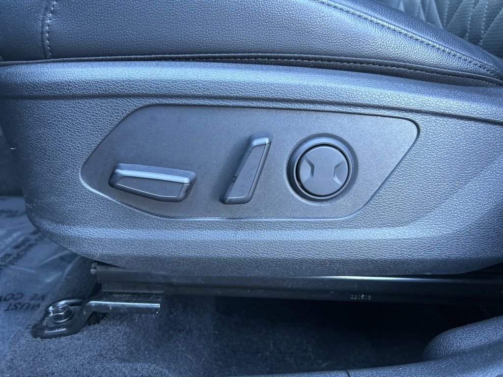 Used 2024 Green Kia X-Line image 15