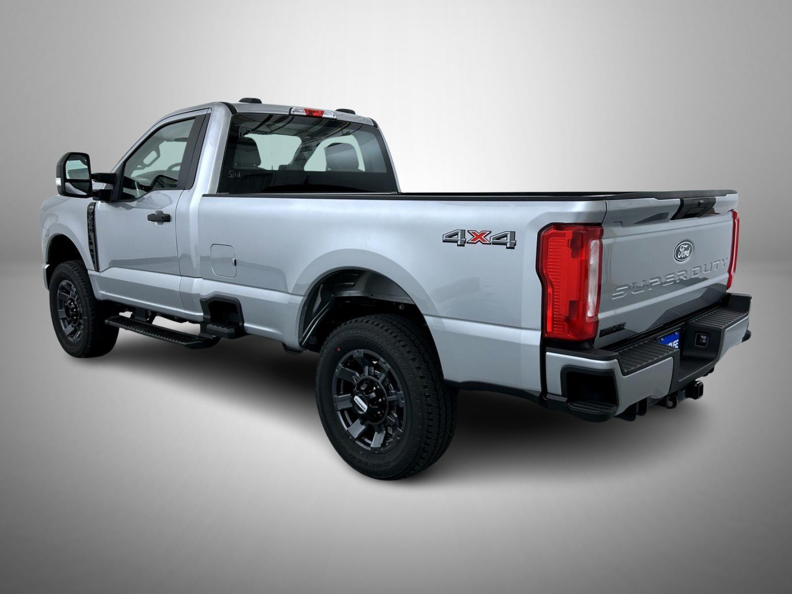 New 2027 Iconic Silver Metallic Ford XL image 7