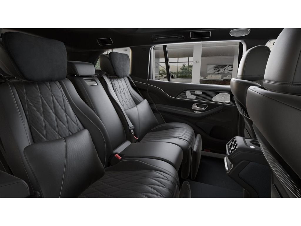 Used 2024 Emerald Green Metallic Mercedes-Benz Maybach GLS 600 4MATIC® image 5