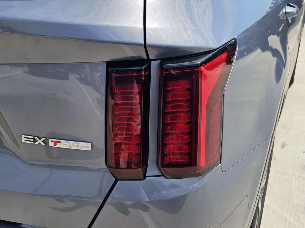 Used 2021 Silver Kia EX image 11