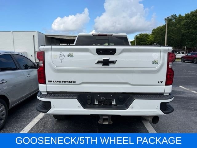 Used 2022 White Chevrolet LT image 5