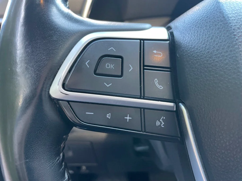 Used 2022 Magnetic Gray Metallic Toyota Platinum image 12