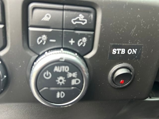 Used 2025 White GMC AT4 image 36