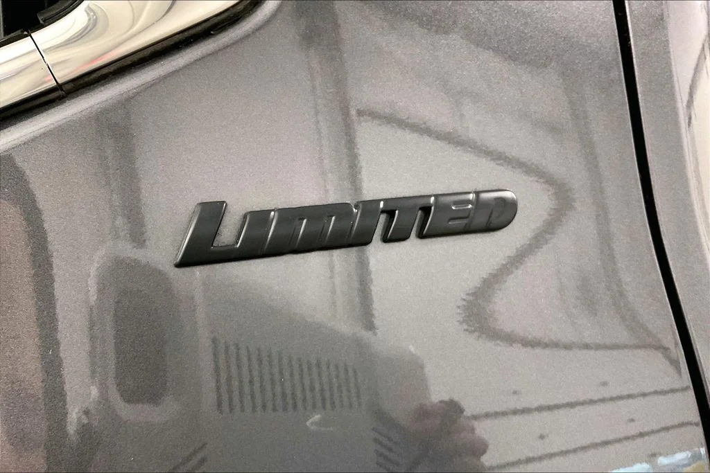 2024 Toyota Tundra Limited - Photo 11