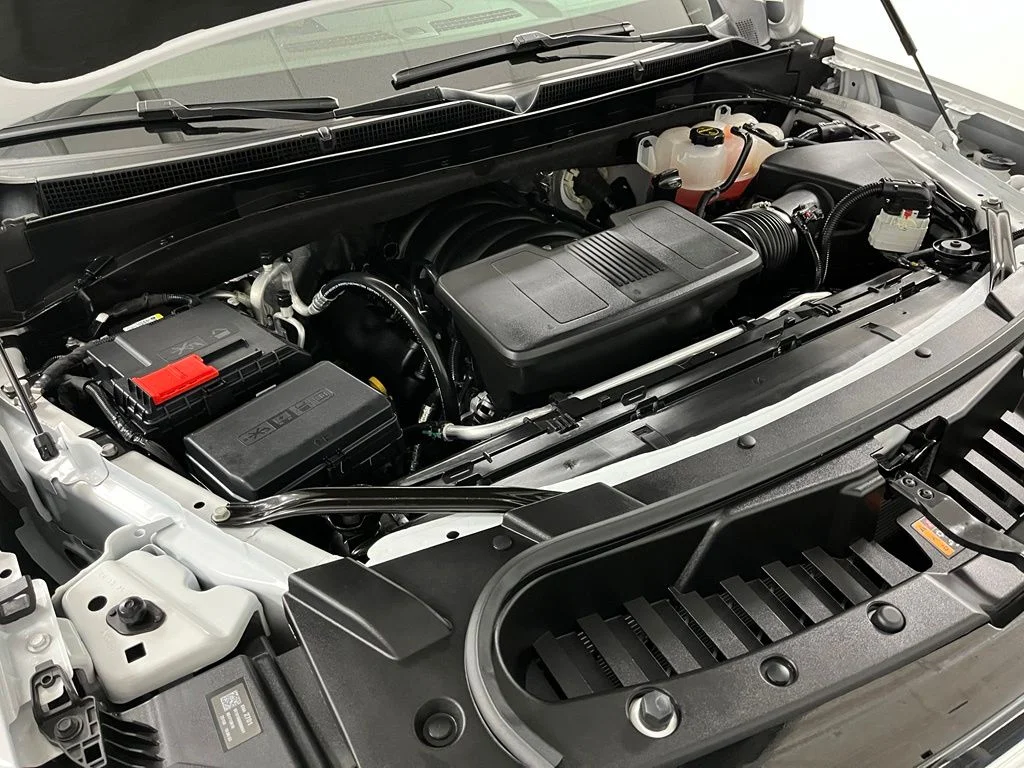 Used 2025 White GMC Elevation image 62