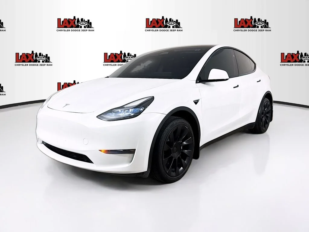 Used 2024 White Tesla Long Range image 3