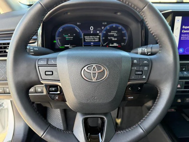 Certified Used 2025 WIND CHILL PEARL Toyota XLE image 13