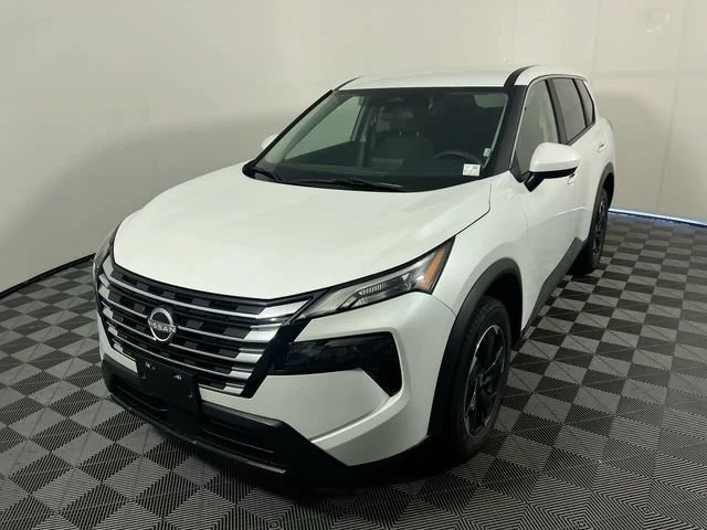 Used 2024 Everest White Pearl Nissan SV image 6