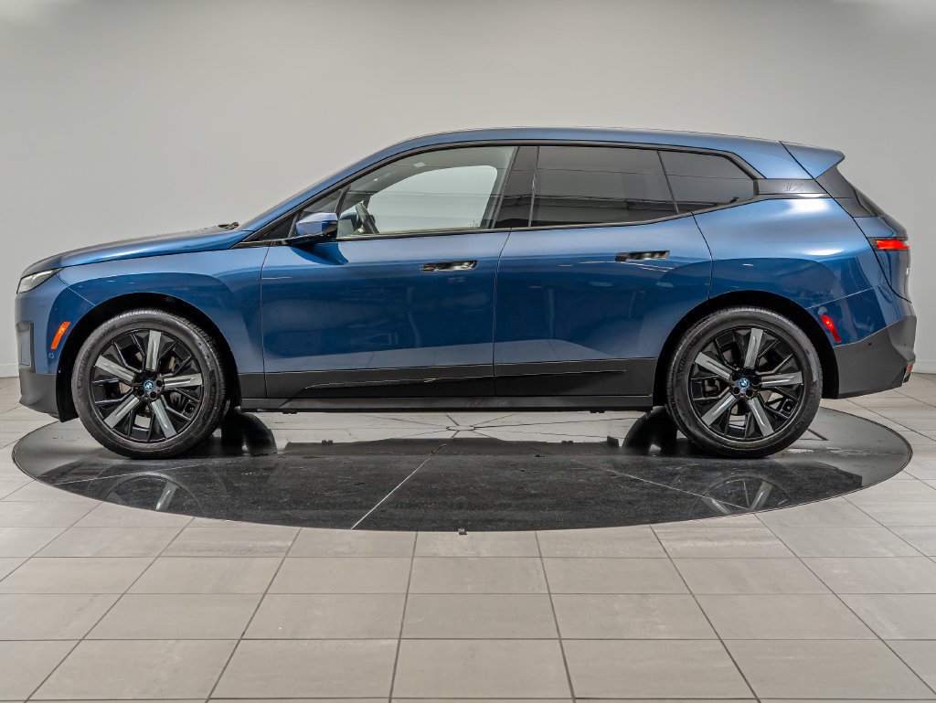 Used 2024 Phytonic Blue Metallic BMW xDrive50 image 5
