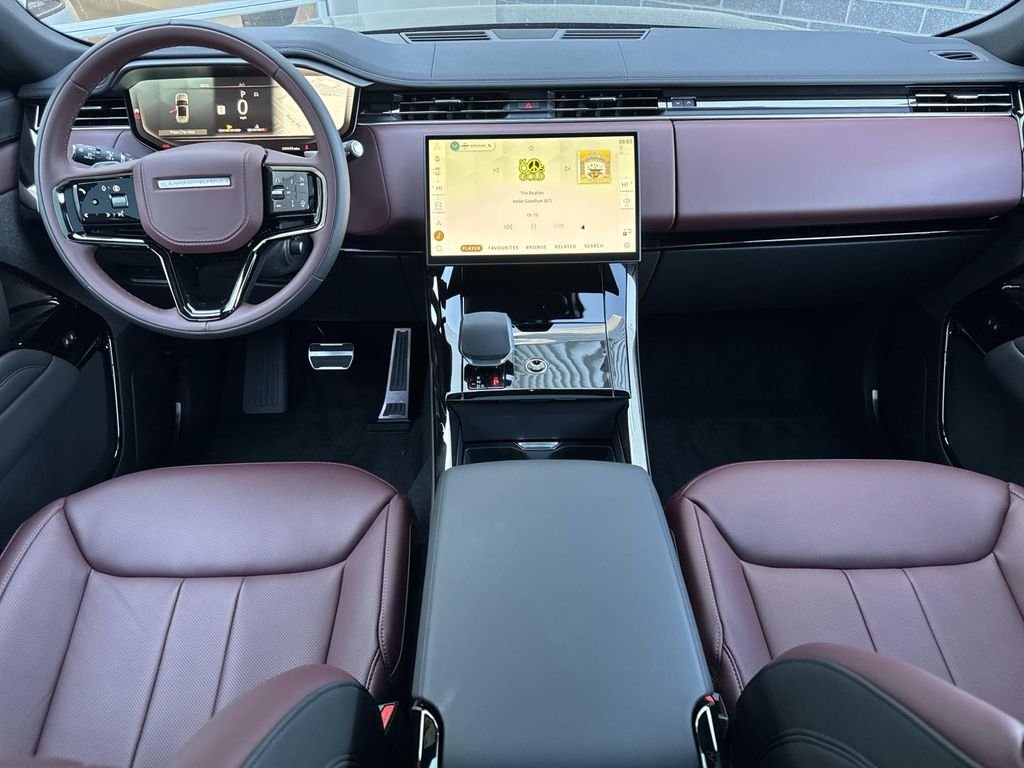 New 2026 Carpathian Grey Land Rover Dynamic SE image 18