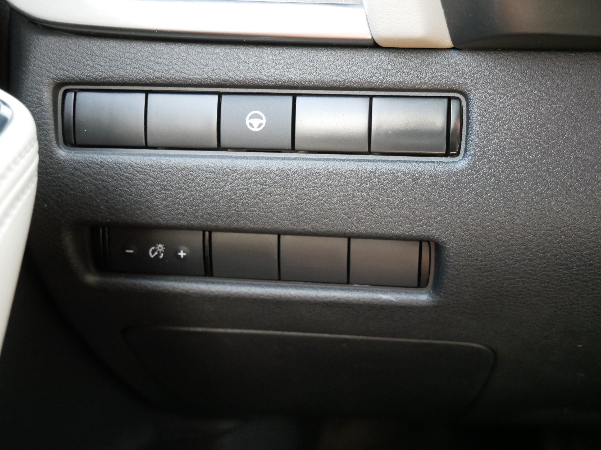 2021 Nissan Rogue SV - Photo 25