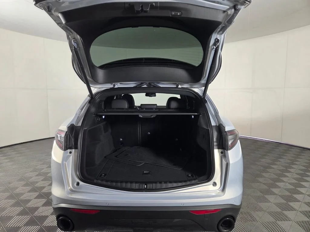 New 2026 Moonlight Gray Metallic Alfa Romeo Base image 20