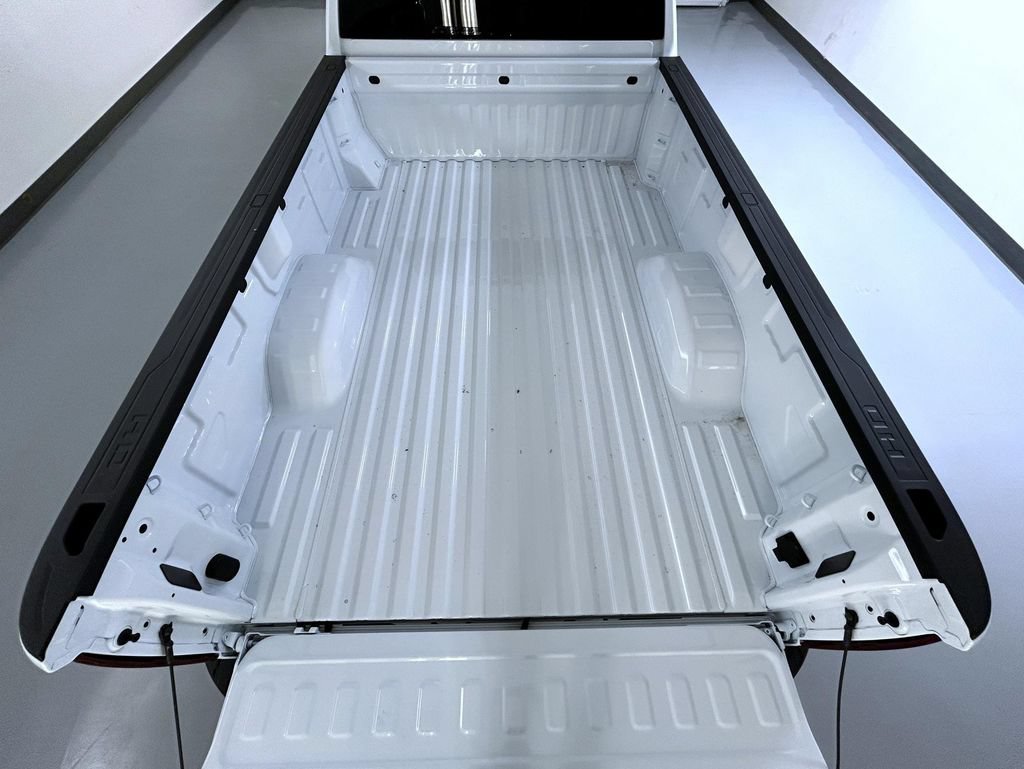New 2026 Summit White Chevrolet WT image 22