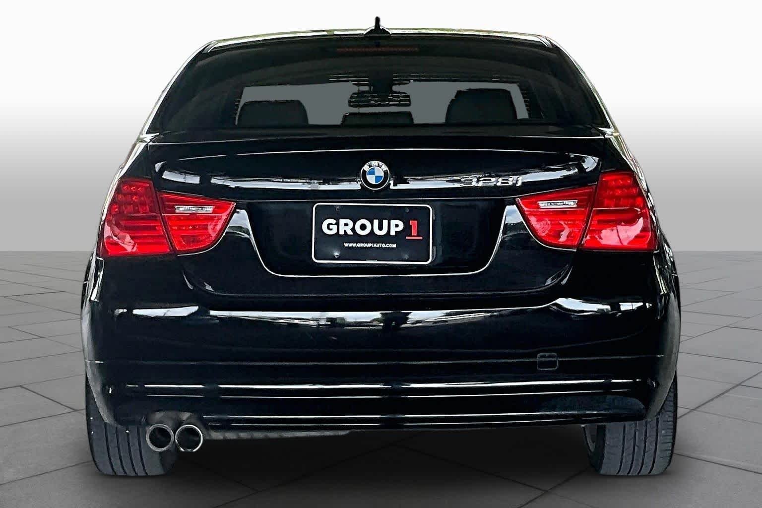 Used 2011 Jet Black BMW 328i image 4
