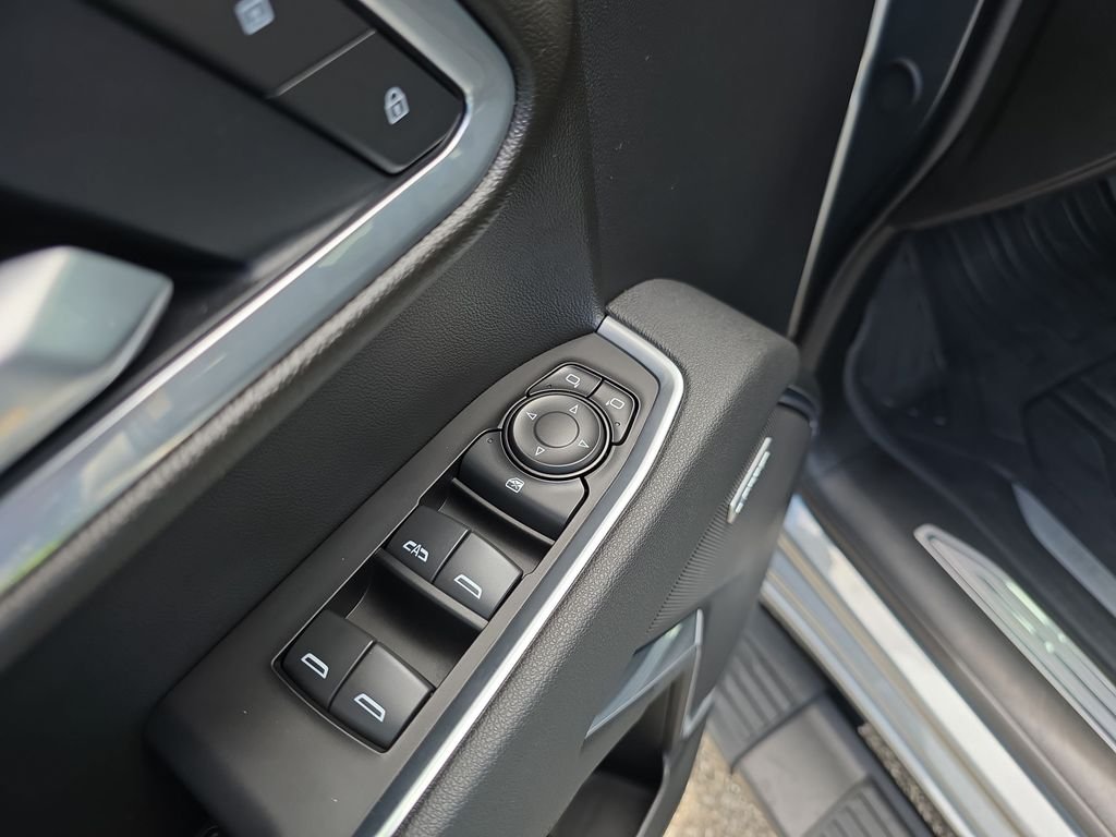 Used 2026 Silver GMC Elevation image 19