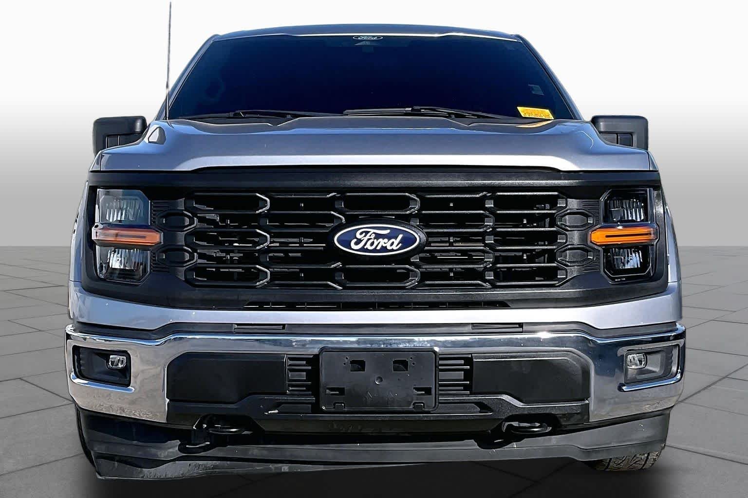 Used 2025 Iconic Silver Metallic Ford XL image 4