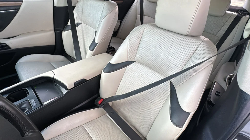 Certified Used 2023 Silver Lexus 300h image 22