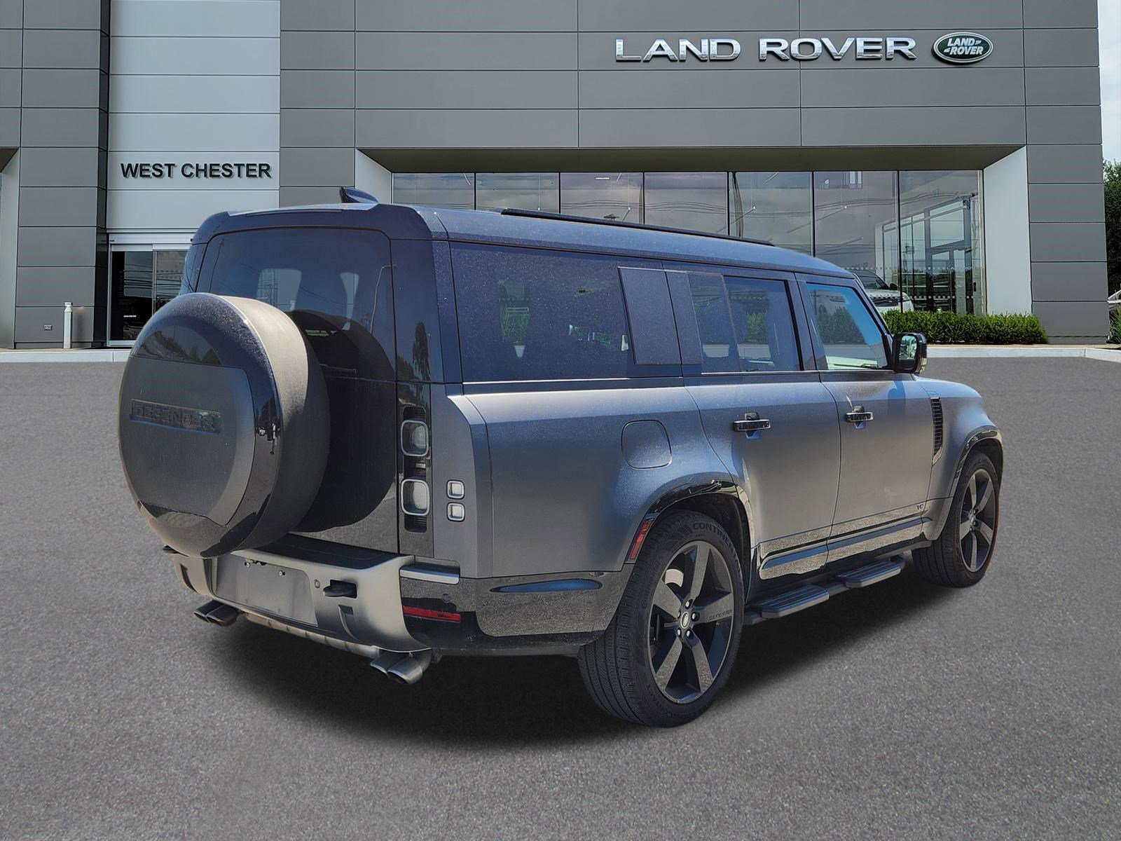 Certified Used 2025 Carpathian Gray Premium Metallic Land Rover V8 image 4