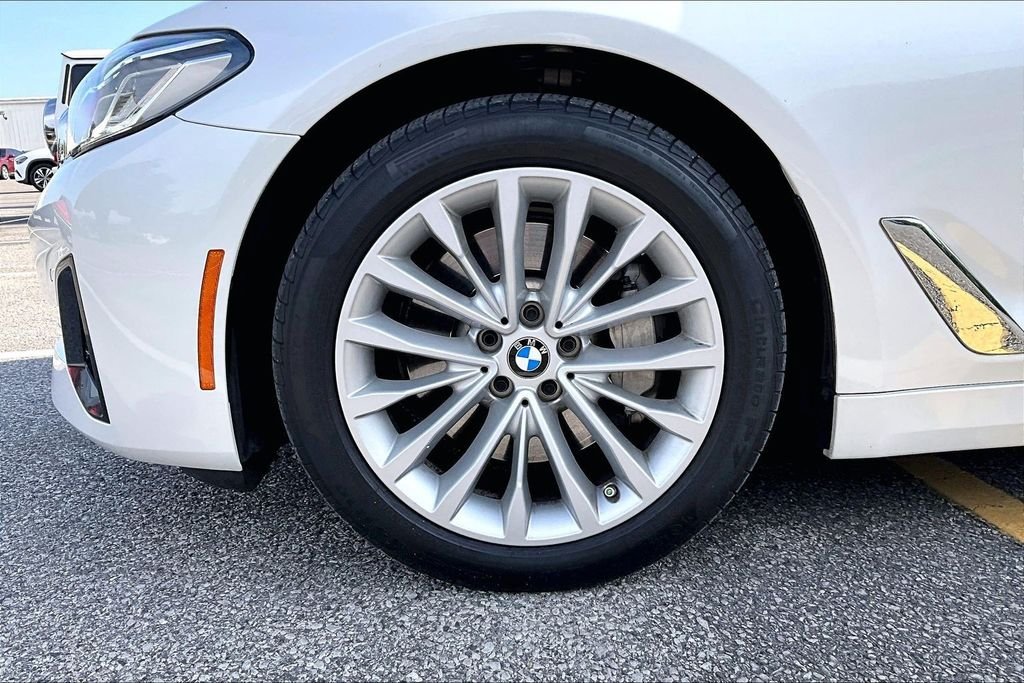 Used 2023 White BMW 530i image 35