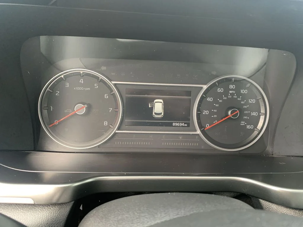 Used 2021 Silver Kia S image 8