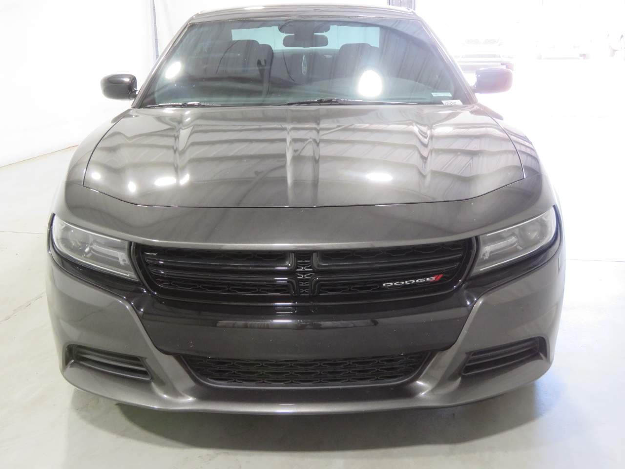 Used 2021 Granite Crystal Metallic Clear Coat Dodge SXT image 2