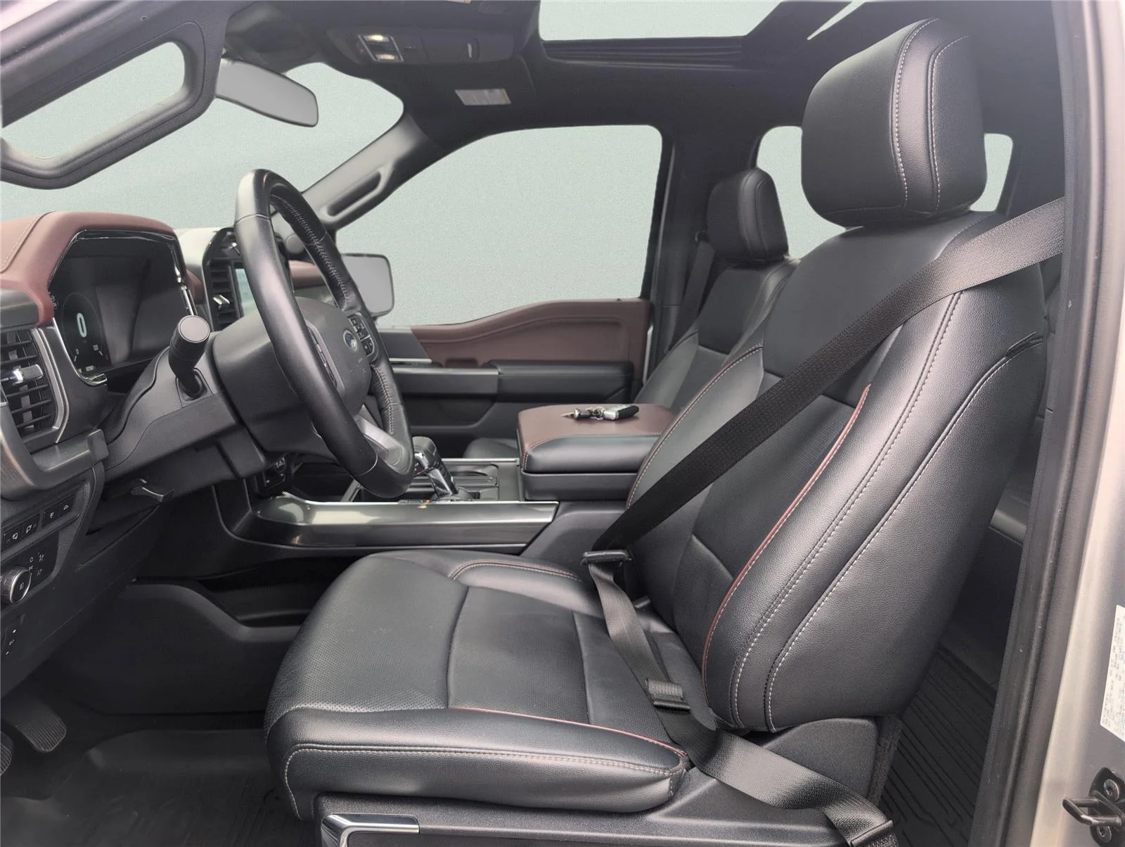 Used 2022 Iconic Silver Ford LARIAT image 14
