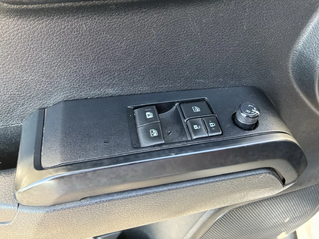 Used 2020 White Toyota SR image 16