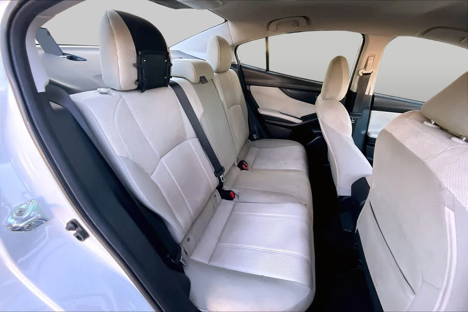 Used 2023 Crystal White Pearl Subaru  image 36