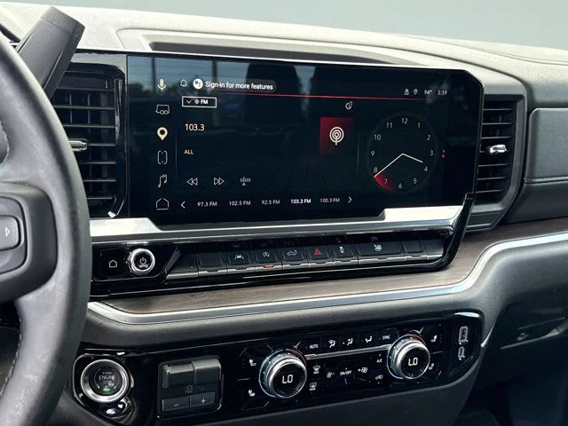 Used 2025 Silver GMC SLT image 24