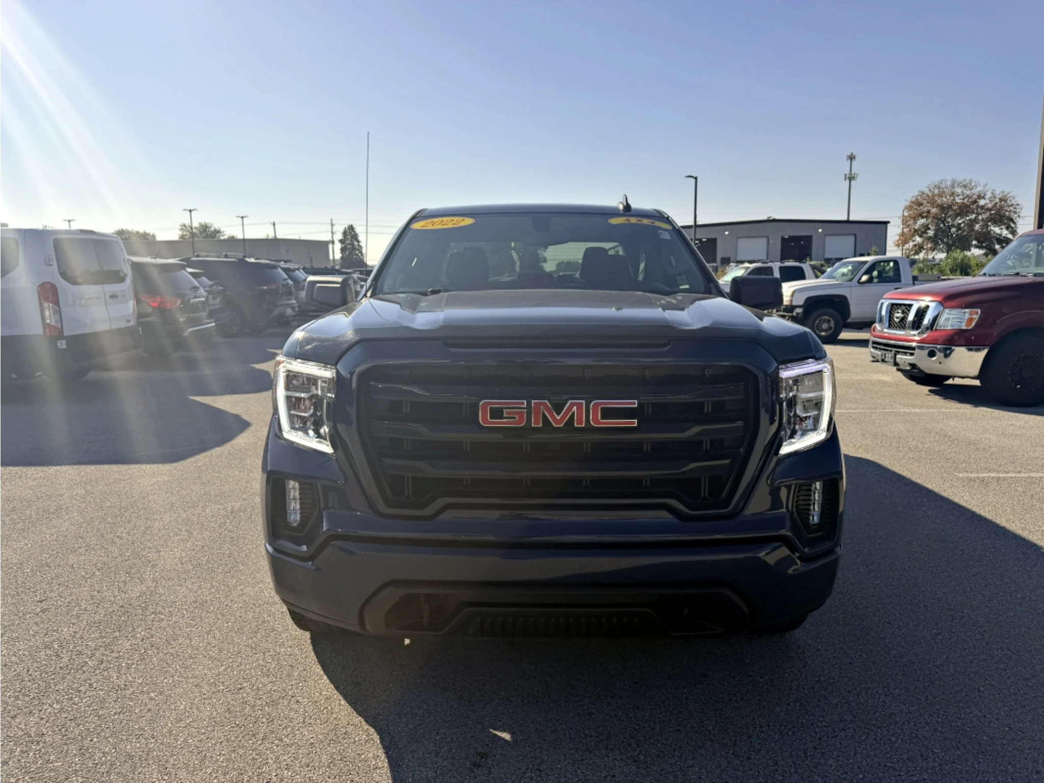 Used 2022 Pacific Blue Metallic GMC Elevation image 27