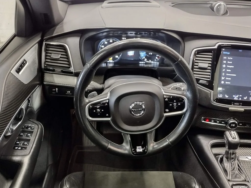 Used 2019 White Volvo T6 R-Design image 44