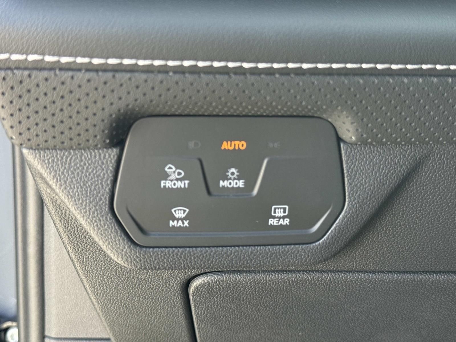 2026 Volkswagen Atlas SE w/Tech - Photo 13