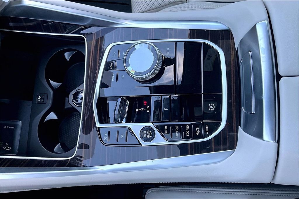New 2027 White BMW xDrive40i image 19