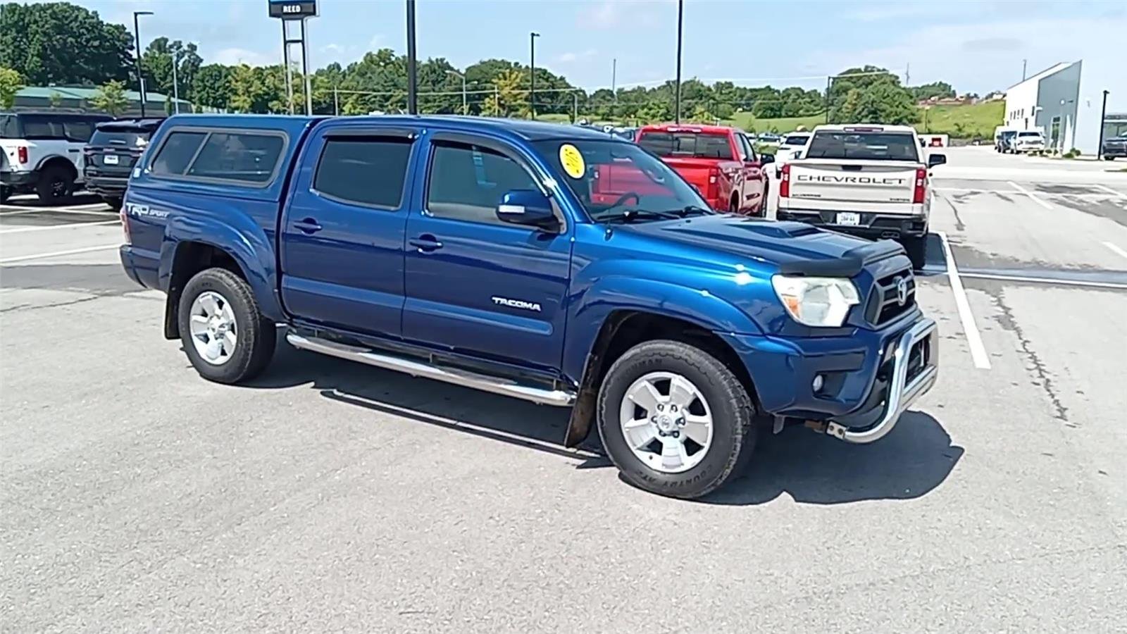 Used 2015 Toyota Tacoma Base with VIN 3TMLU4EN9FM184910 for sale in Kansas City