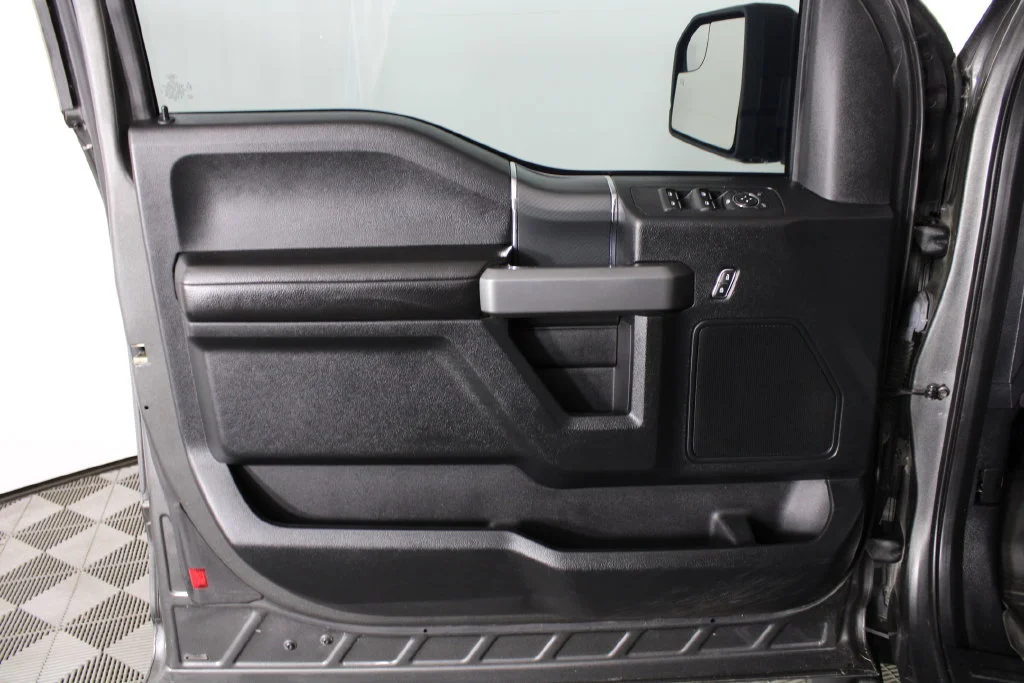 Used 2018 Gray Ford XL image 7