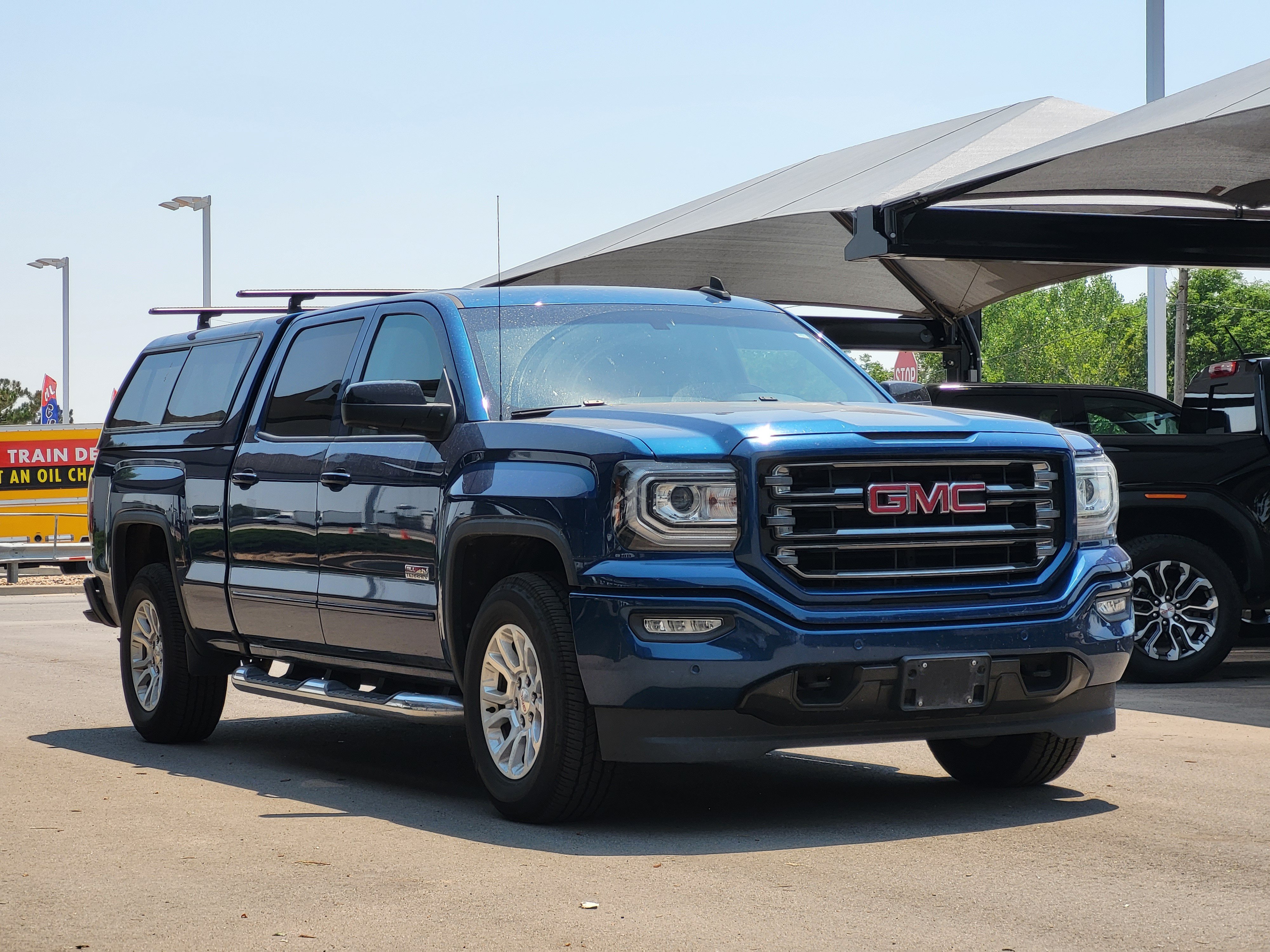 2018 GMC Sierra 4WD Crew Cab Short Box SLT's photo
