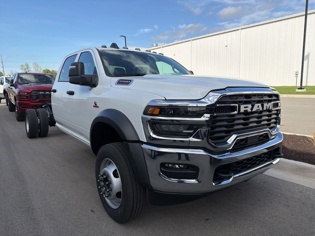 New 2026 Bright White Clear-Coat Exterior Paint RAM Tradesman image 3