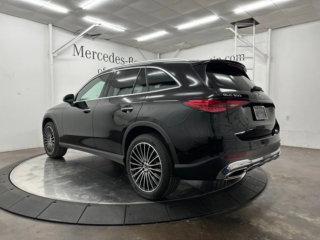 New 2026 Black Mercedes-Benz GLC 300 image 5