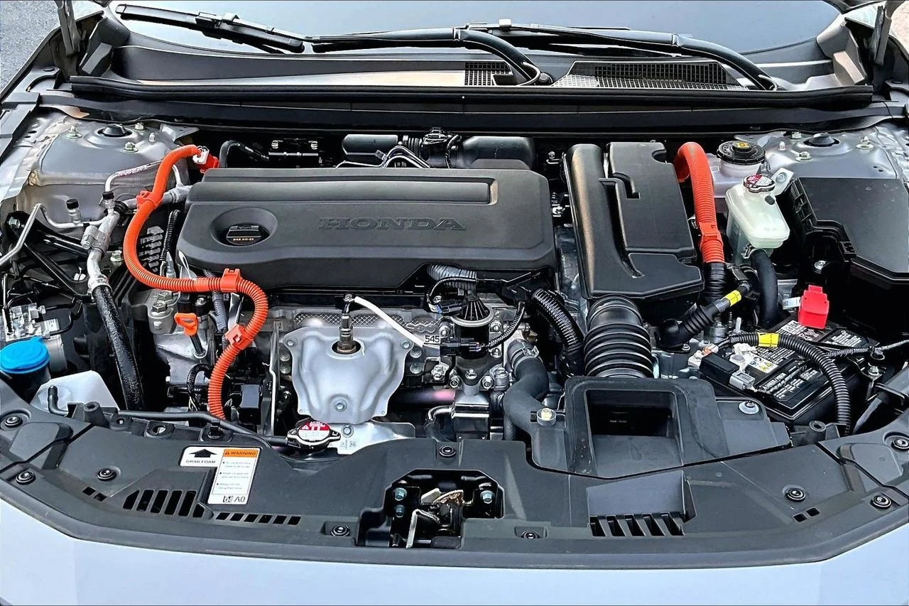 Certified Used 2025  Honda Sport-L image 37