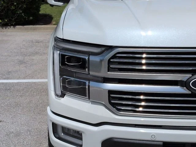 New 2026 Star White Metallic Tri-Coat Ford Platinum® image 9