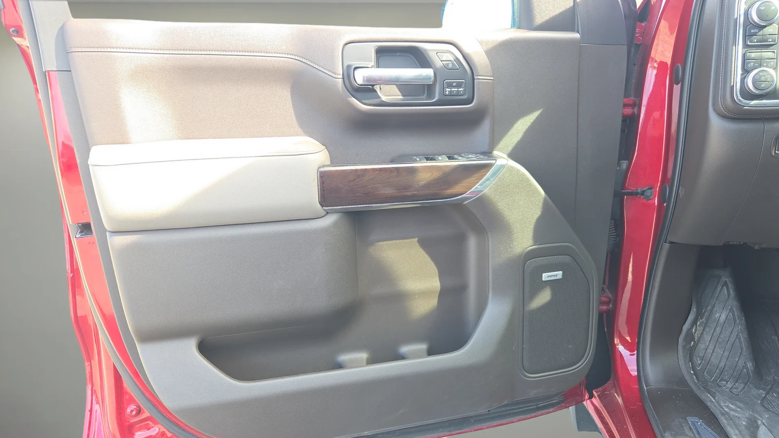 Used 2019 Red GMC SLT image 33