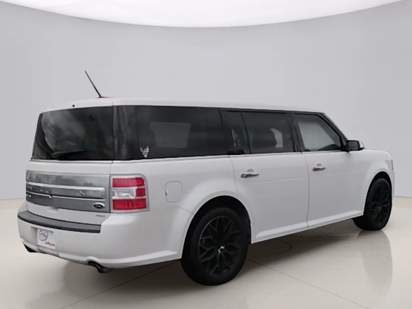 Used 2014 White Ford LIMITED image 5